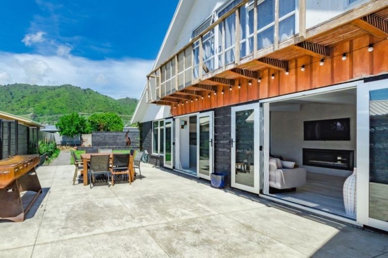 Photo of property in 7a Lesley Grove, Waikanae, 5036