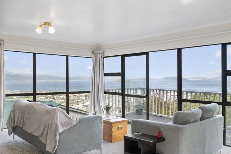 Photo of property in 88a Dowse Drive, Maungaraki, Lower Hutt, 5010