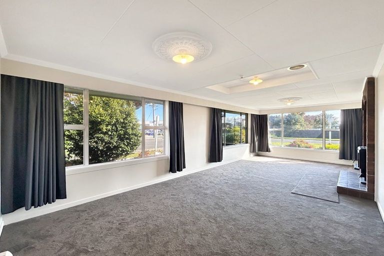 Photo of property in 71 Grange Street, Winton, 9720