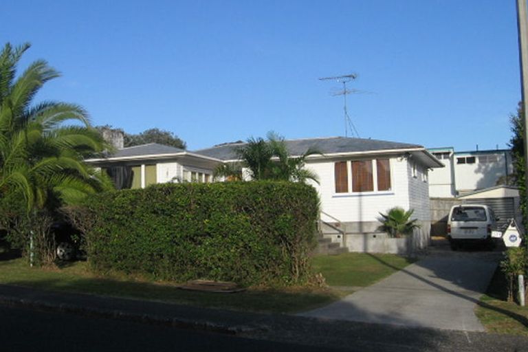 Photo of property in 131 Bruce Road, Glenfield, Auckland, 0629