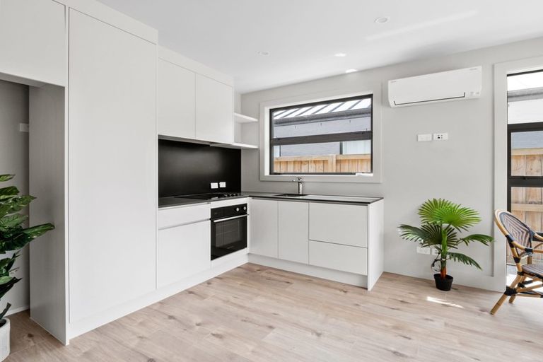 Photo of property in 35 Alps View Place, Lake Hayes, Queenstown, 9304