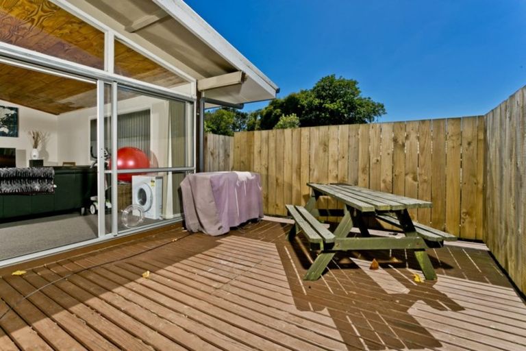 Photo of property in 48 Tauhinu Road, Greenhithe, Auckland, 0632