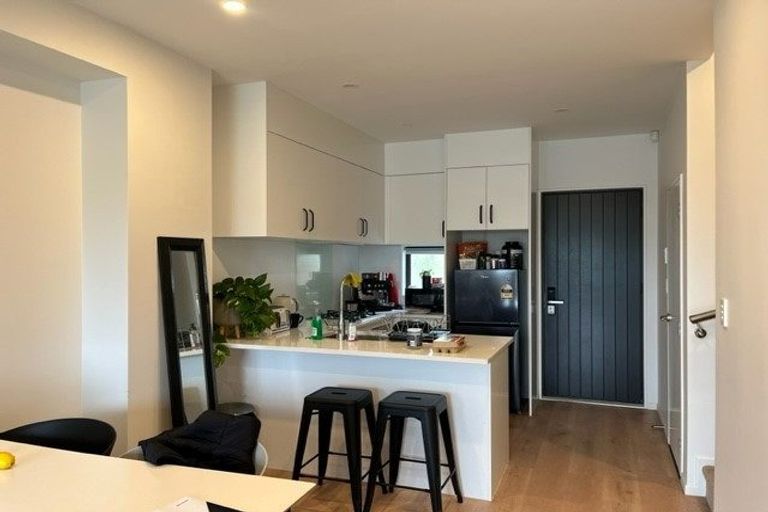 Photo of property in 4/60 Highland Drive, Highland Park, Auckland, 2010