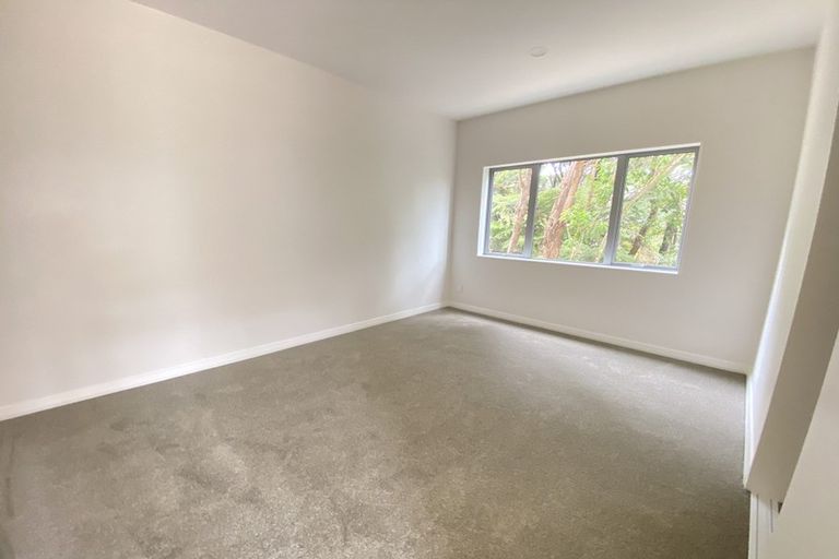 Photo of property in 22 Lorikeet Place, Unsworth Heights, Auckland, 0632