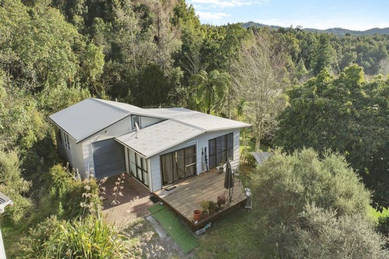 Photo of property in 52 Oxford Road, Lake Rotoma, Rotorua, 3074
