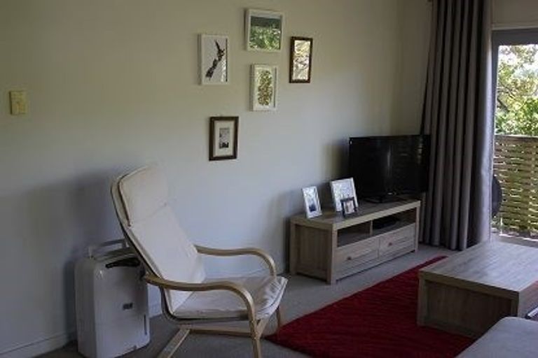 Photo of property in 36a Sutherland Crescent, Melrose, Wellington, 6023