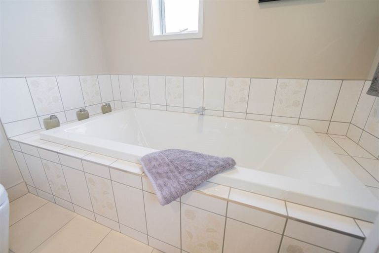 Photo of property in 140 Howden Street, Te Anau, 9600