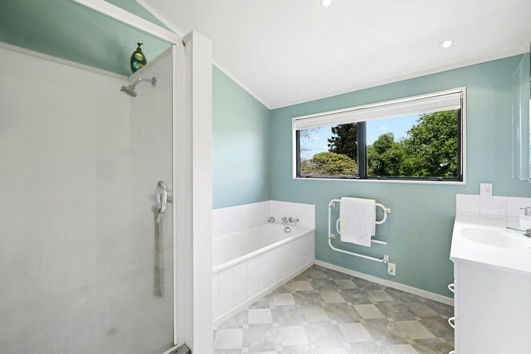 Photo of property in 18 Masters Road, Eureka, Hamilton, 3287