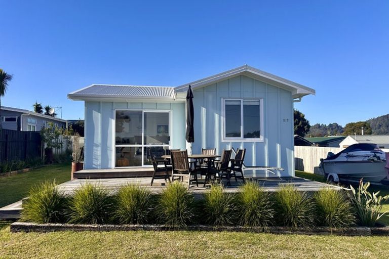 Photo of property in 207 Tamaki Road, Whangamata, 3620