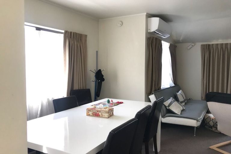 Photo of property in 7a Tirimoana Road, Te Atatu South, Auckland, 0602