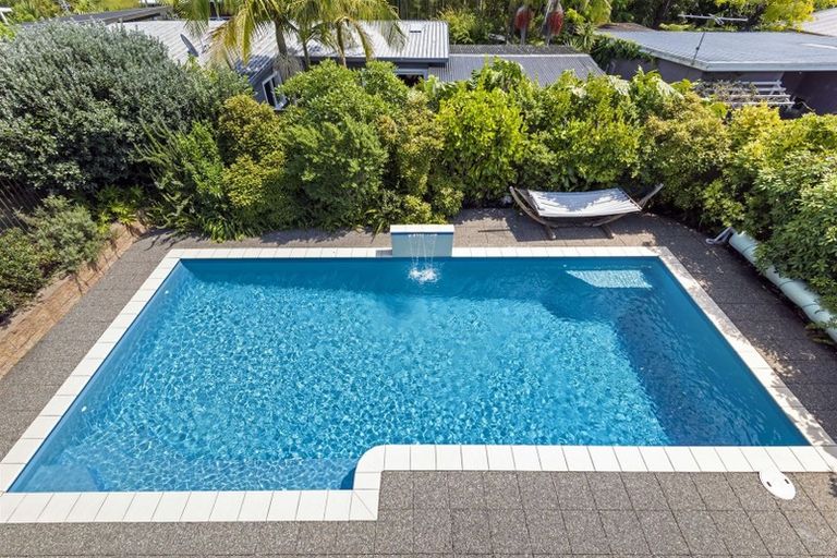 Photo of property in 43 Newhaven Terrace, Mairangi Bay, Auckland, 0630