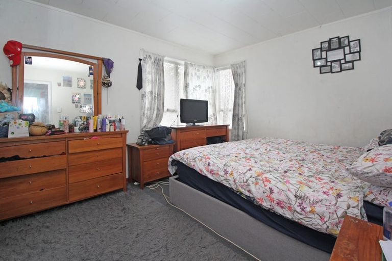 Photo of property in 74 Sikkim Crescent, Clover Park, Auckland, 2019
