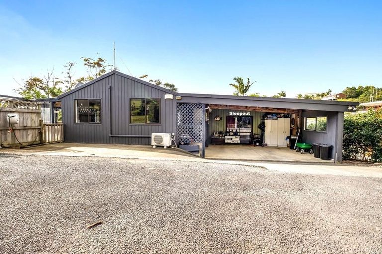 Photo of property in 54 Powells Road, Cable Bay, 0420