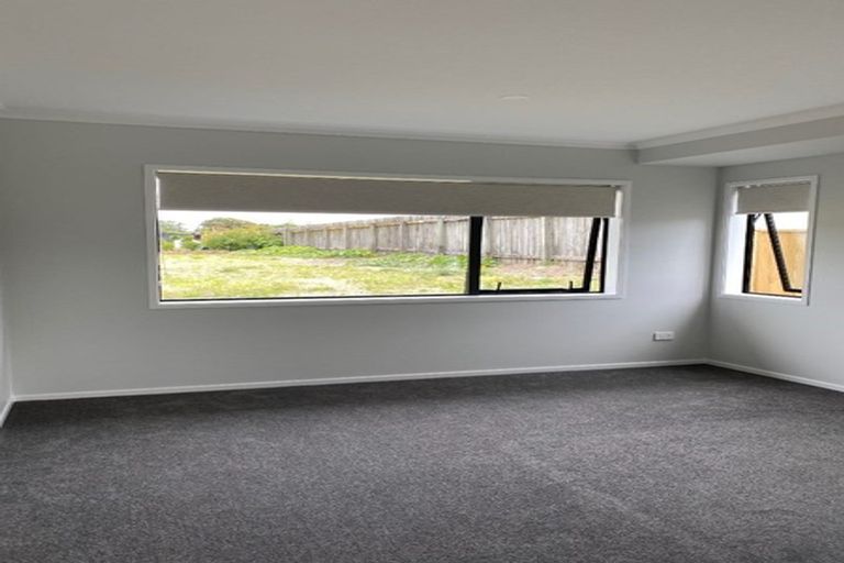 Photo of property in 59 Seagrass Place, Otaki Beach, Otaki, 5512