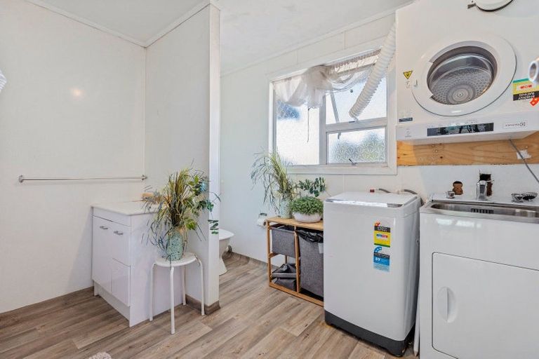 Photo of property in 2/41 Kawaka Street, Mount Maunganui, 3116