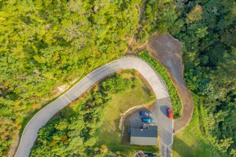 Photo of property in 25 Seaview Crescent, Picton, 7220