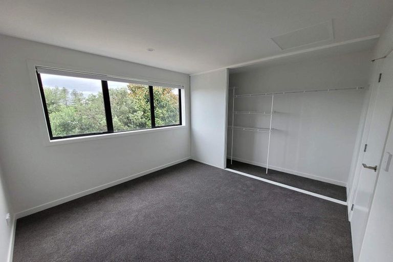 Photo of property in 12 Whakahui Lane, Mangere Bridge, Auckland, 2022