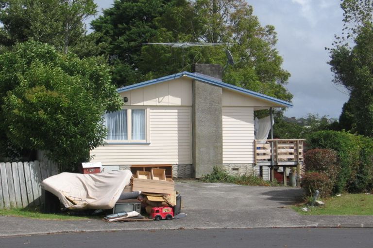 Photo of property in 14 Maybelle Place, Kelston, Auckland, 0602
