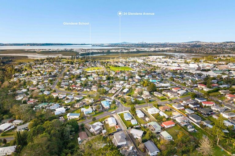 Photo of property in 24 Glendene Avenue, Glendene, Auckland, 0602
