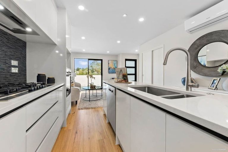 Photo of property in 59d Redwood Drive, Massey, Auckland, 0614