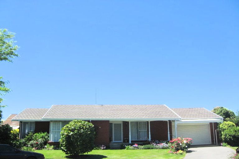 Photo of property in 6 Glenys Place, Broomfield, Christchurch, 8042