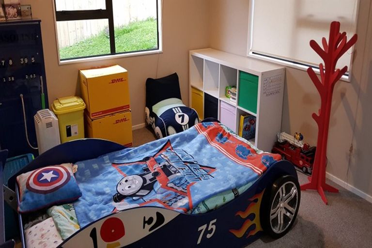 Photo of property in 21 Chadlington Avenue, Henderson, Auckland, 0612