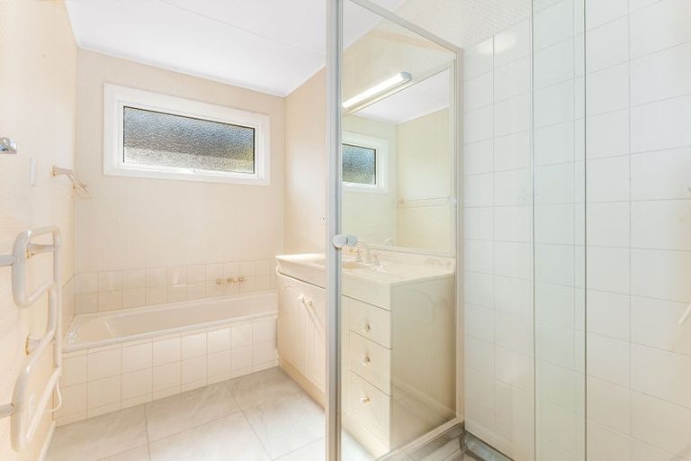 Photo of property in 22 Bushey Way, Maungaraki, Lower Hutt, 5010