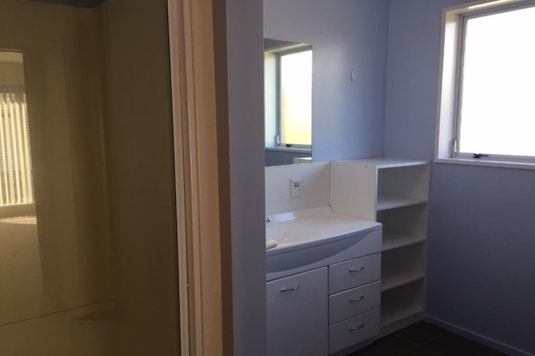 Photo of property in 25 Creese Place, Redwood, Christchurch, 8051