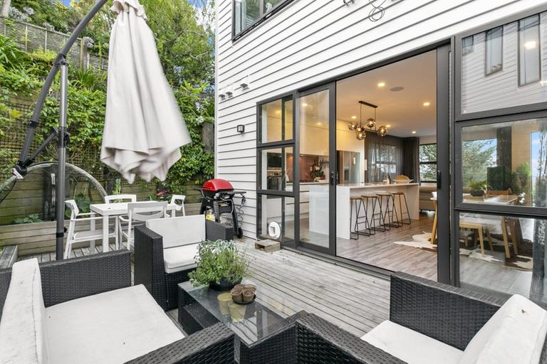 Photo of property in 74e Langana Avenue, Browns Bay, Auckland, 0630