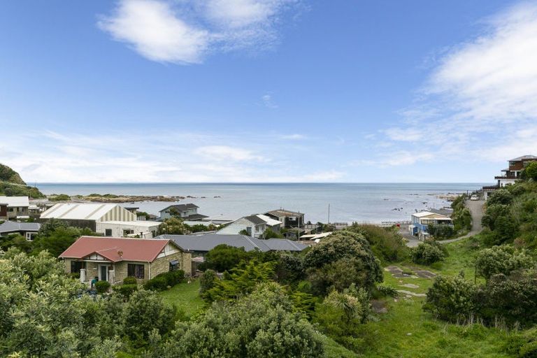 Photo of property in 25 Happy Valley Road, Owhiro Bay, Wellington, 6023