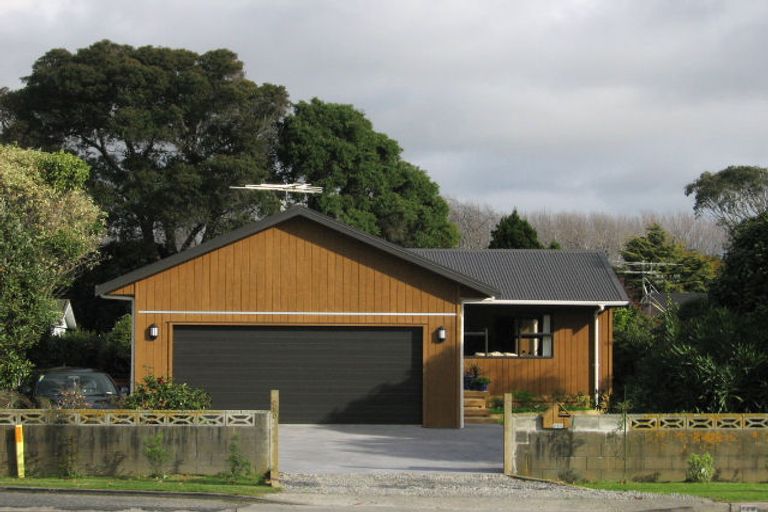 Photo of property in 260 Te Moana Road, Waikanae, 5036