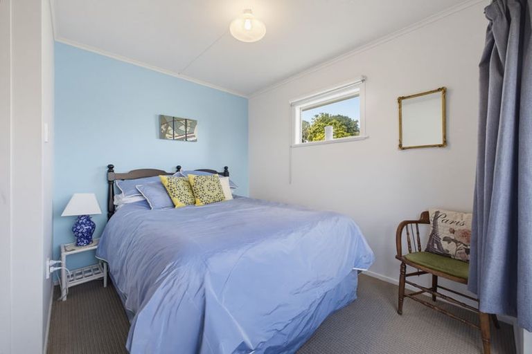 Photo of property in 205 Mangorei Road, Merrilands, New Plymouth, 4312