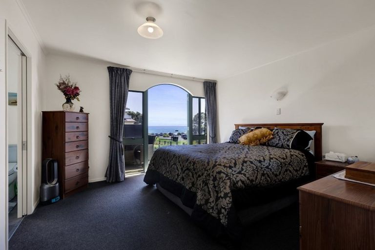 Photo of property in 5 Arden Place, Oakura, 4314