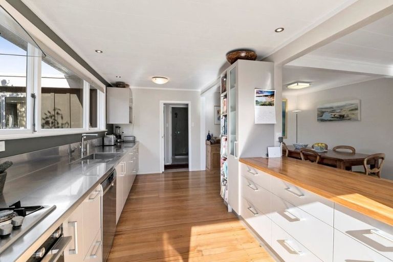 Photo of property in 5a Ngarara Road, Waikanae, 5036