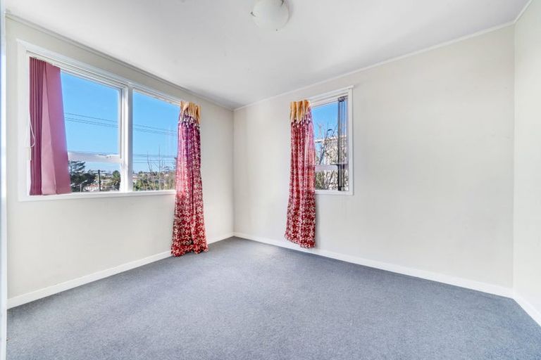Photo of property in 39 Sunnyside Road, Sunnyvale, Auckland, 0612