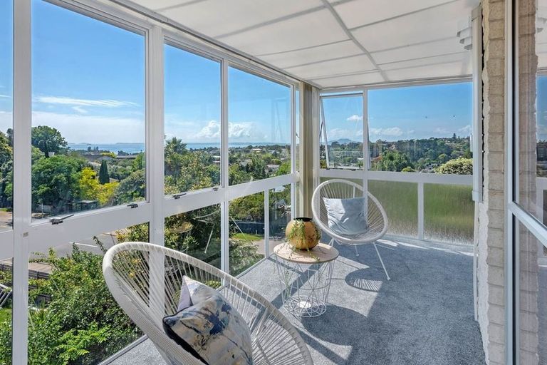 Photo of property in 1/135 Glamorgan Drive, Torbay, Auckland, 0630