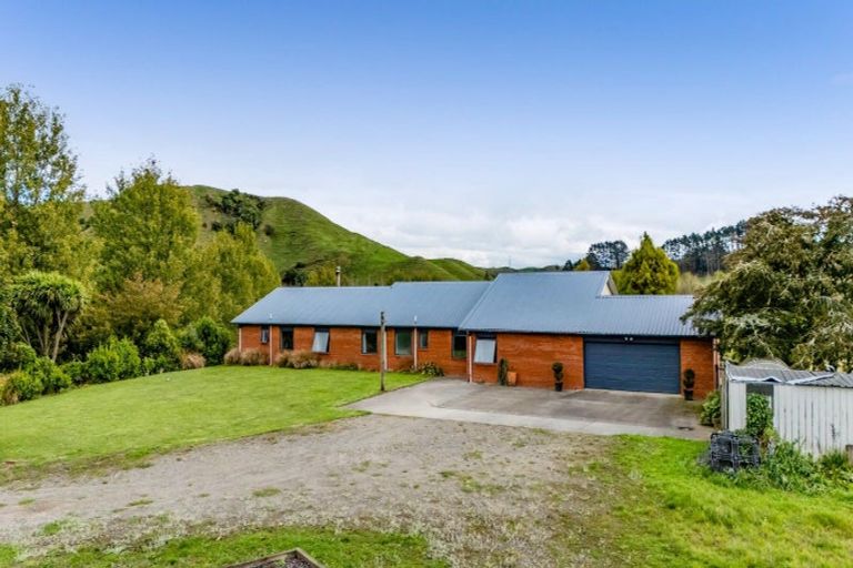 Photo of property in 210 Standish Road, Toko, Stratford, 4392