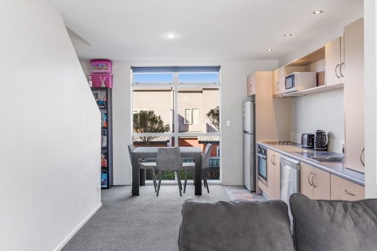 Photo of property in 2/54 Champion Street, Edgeware, Christchurch, 8013