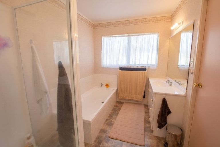 Photo of property in 120 Evans Road, Papamoa Beach, Papamoa, 3118