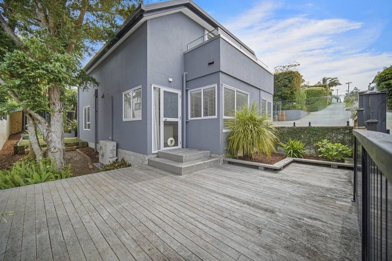 Photo of property in 1/26 Onepoto Road, Hauraki, Auckland, 0622