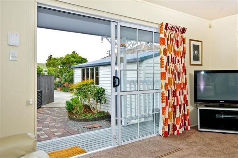 Photo of property in 34 Oxford Street, Fairfield, Hamilton, 3214