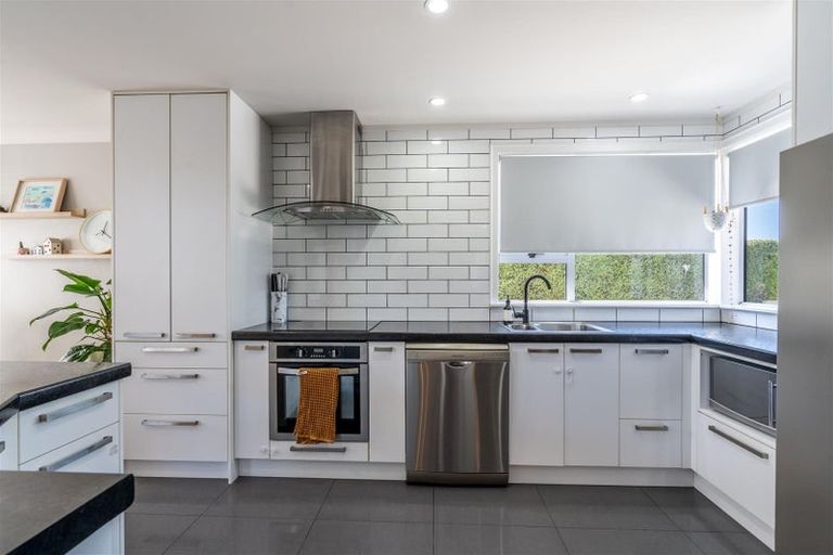 Photo of property in 15 Weka Street, Waikiwi, Invercargill, 9810