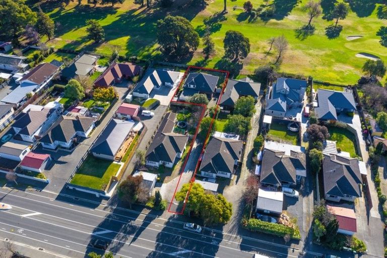 Photo of property in 243a Wainoni Road, Avondale, Christchurch, 8061