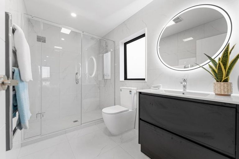 Photo of property in 11 Seagreen Avenue, Rosehill, Papakura, 2113