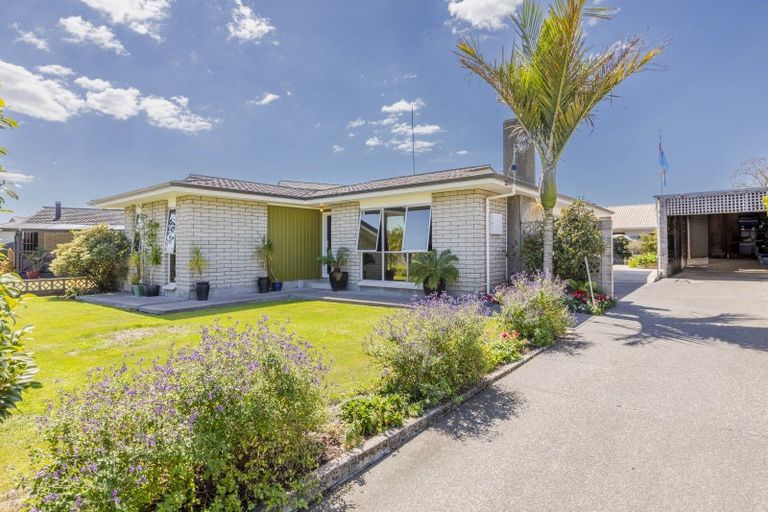 Photo of property in 15 Spriggs Crescent, Greenmeadows, Napier, 4112