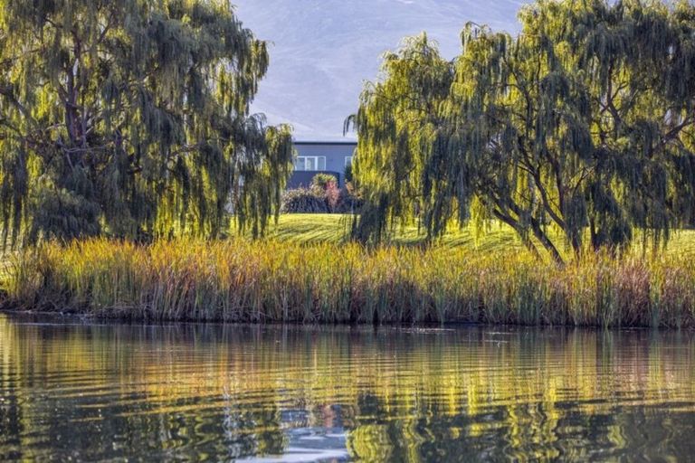 Photo of property in 8 Pisa Moorings Road, Mount Pisa, Cromwell, 9383