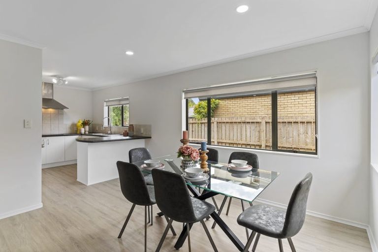 Photo of property in 15 Ali Place, Ranui, Auckland, 0612