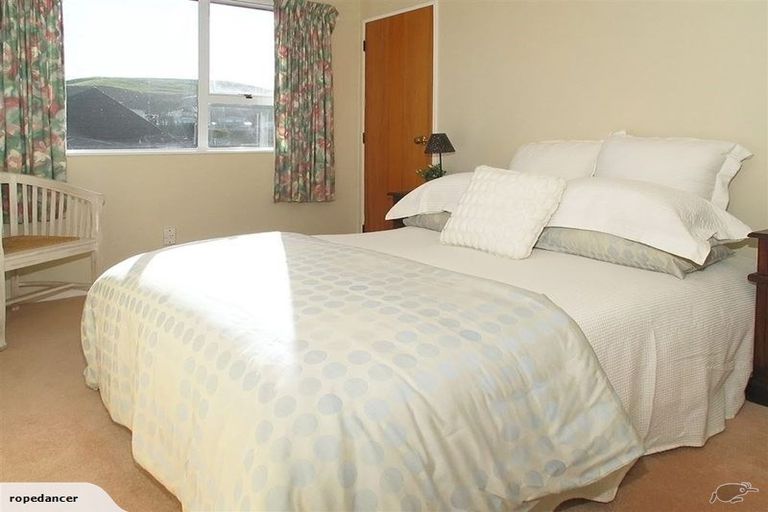 Photo of property in 4 Swinford Crescent, Johnsonville, Wellington, 6037