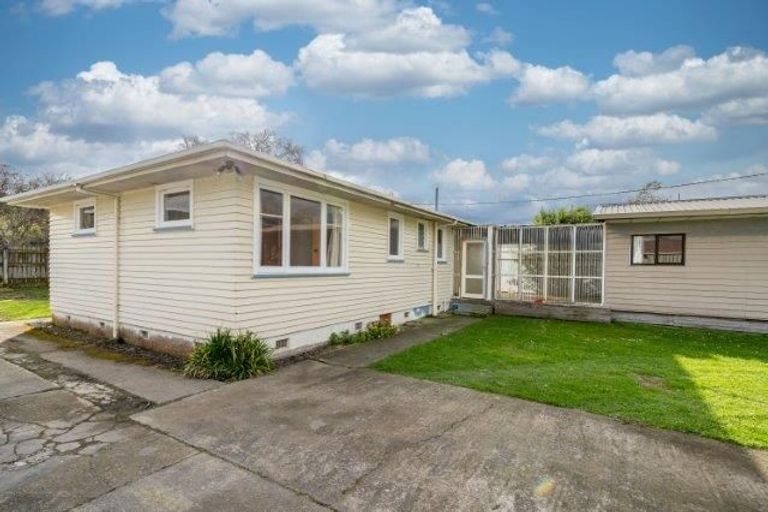 Photo of property in 6 Tait Crescent, Featherston, 5710
