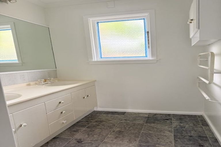 Photo of property in 10 Mooray Avenue, Bishopdale, Christchurch, 8053